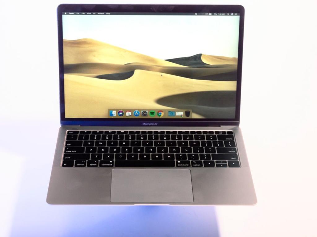 شراء حاسب MacBook Air 2018 بدلاً من MacBook Pro