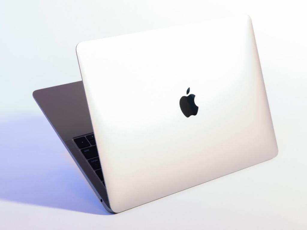 شراء حاسب MacBook Air 2018 بدلاً من MacBook Pro