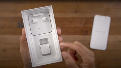 iPhone 12 box earbuds